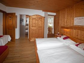images/kaser/zimmer2/E54I1903.jpg